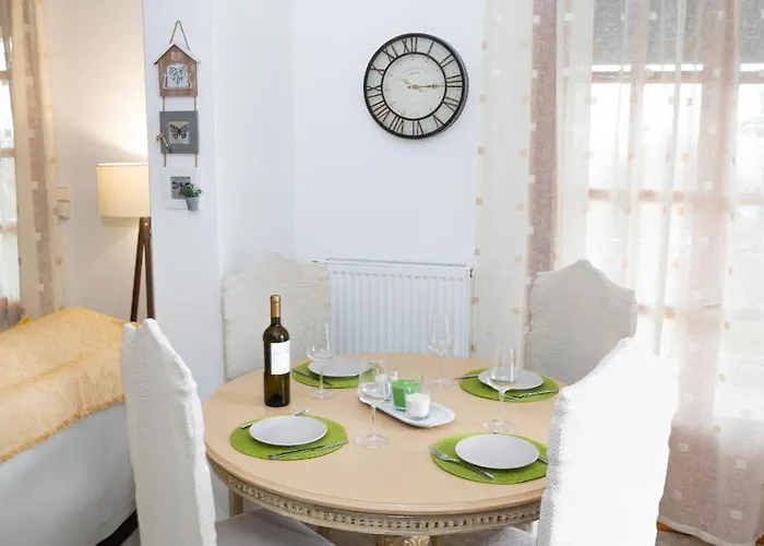 Captain's Kalivia (Skiathos)