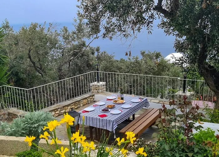 Captain's Kalivia (Skiathos)